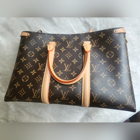 Louis Vuitton Soufflot MM Monogram Shoulder Bag Brown - Picture 14 of 15